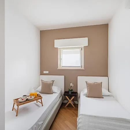 Residenza Miralago Iv By Wonderful Italy Desenzano del Garda