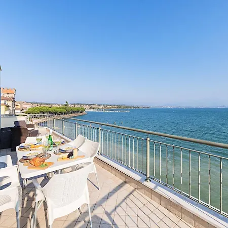 Residenza Miralago Iv By Wonderful Italy Desenzano del Garda