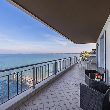 Residenza Miralago Iv By Wonderful Italy Desenzano del Garda